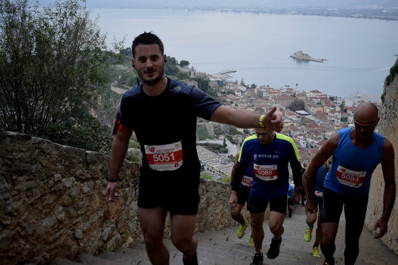 Ναύπλιο: Παλαμήδειος Αθλος από 400 αθλητές-Ανέβηκαν τρέχοντας τα 999 σκαλιά | iefimerida.gr 4