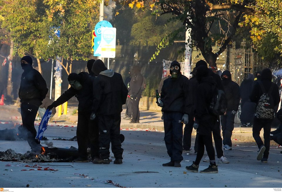 Τα επεισόδια συνεχίζονται στη Θεσσαλονίκη