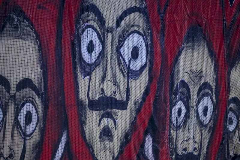 Το «Casa de Papel» πήγε στο Καραϊσκάκη [εικόνες & βίντεο] | iefimerida.gr 3