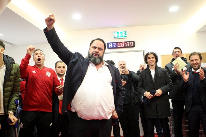 Τρελάθηκε ο Μαρινάκης από την πρόκριση του Ολυμπιακού -Ξέφρενα πανηγύρια [εικόνες & βίντεο] | iefimerida.gr 0