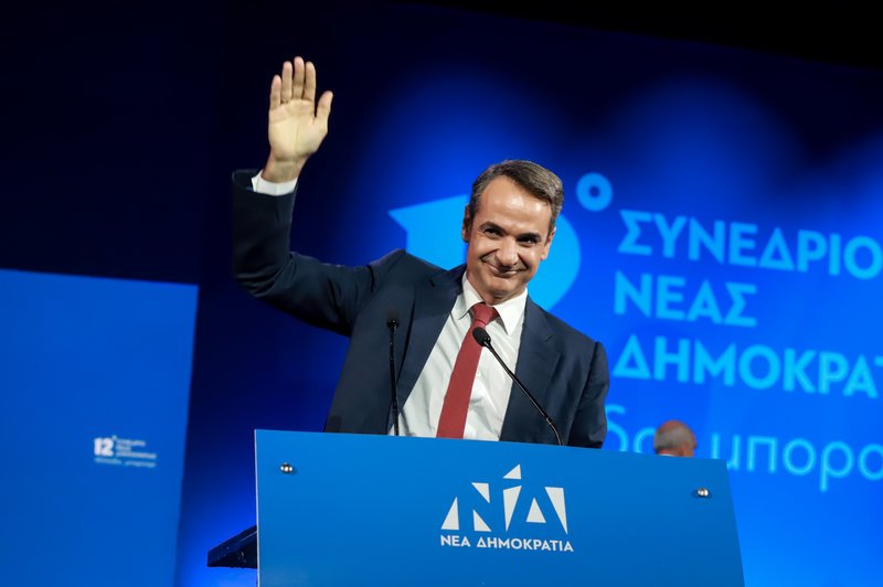 Χαμογελαστός ο Κυριάκος Μητσοτάκης