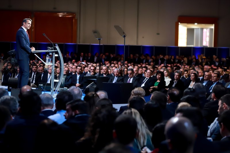 Γεμάτη η αίθουσα της ομιλίας του Κ.Μητσοτάκη
