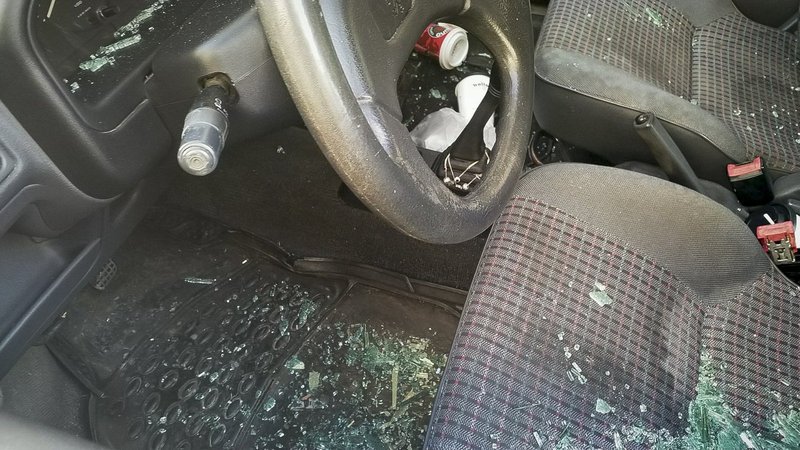 Εδώ ξυλοκόπησαν τον διαιτητή Τζήλο -Αίματα και σπασμένα τζάμια [εικόνες] | iefimerida.gr 2