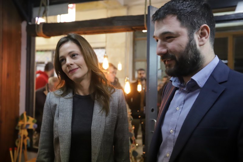 Η Εφη Αχτσιόγλου και ο Νάσος Ηλιόπουλος στην Στοά των Εμπόρων -Φωτογραφία: EUROKINISSI/ ΓΙΑΝΝΗΣ ΠΑΝΑΓΟΠΟΥΛΟΣ