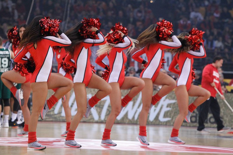 Οι τσιρλίντερ του Ολυμπιακού έβαλαν... φωτιά στο ΣΕΦ! [εικόνες] | iefimerida.gr 1