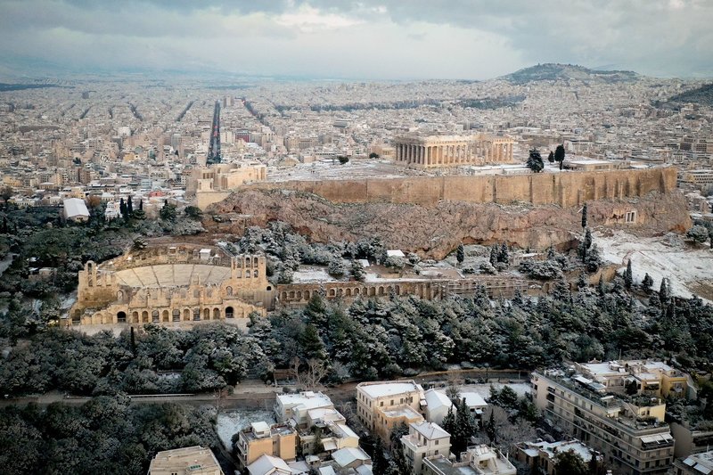 Μαγεία: Η χιονισμένη Ακρόπολη από ψηλά είναι ό,τι πιο όμορφο θα δει κανείς σήμερα [εικόνες] | iefimerida.gr 4