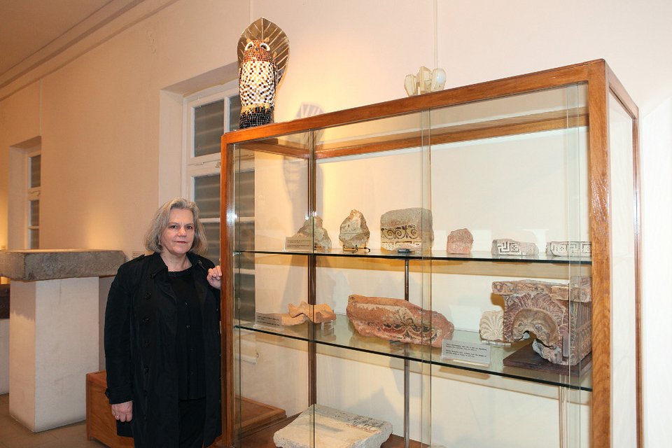 Γκαλερί CITRONNE: Τεράστιες κουκουβάγιες από μέταλλο και γυαλί πλάι σε αρχαιότητες στον Πόρο [εικόνες]  | iefimerida.gr 2