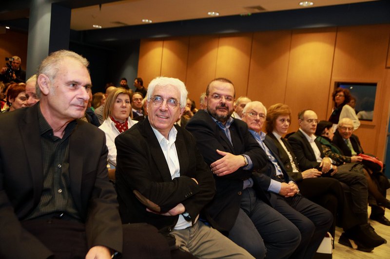 Συνωστισμός Συριζαίων σε εκδήλωση για τον Ανδρέα Παπανδρέου -Αγχωμένοι «κληρονόμοι» | iefimerida.gr 3
