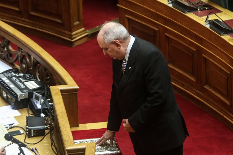 Σε επιστολή του προς τον Ν. Βούτση ο Τ. Κουίκ δηλώνει ότι θα στηρίζει τα ν/σ του ΣΥΡΙΖΑ μέχρι την τελευταία ημέρα - (EUROKINISSI/ ΧΡΗΣΤΟΣ ΜΠΟΝΗΣ)