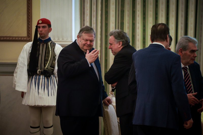 Δεξίωση με «πηγαδάκια» στο Προεδρικό Μέγαρο προς τιμήν των διπλωματών [εικόνες] | iefimerida.gr 6