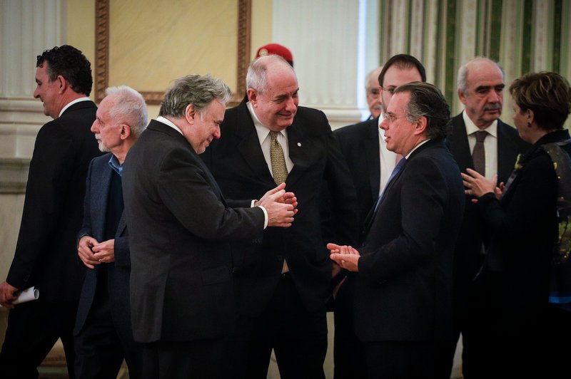 Δεξίωση με «πηγαδάκια» στο Προεδρικό Μέγαρο προς τιμήν των διπλωματών [εικόνες] | iefimerida.gr 7