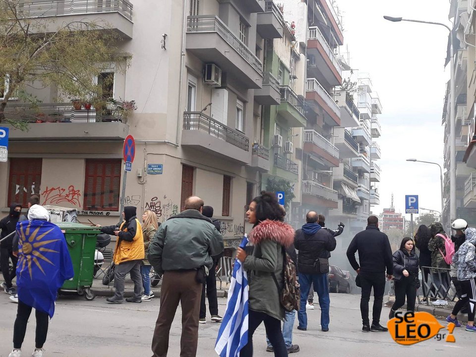 Επεισόδια και χημικά στα μαθητικά συλλαλητήρια σε Αθήνα και Θεσσαλονίκη [εικόνες & βίντεο] | iefimerida.gr 6