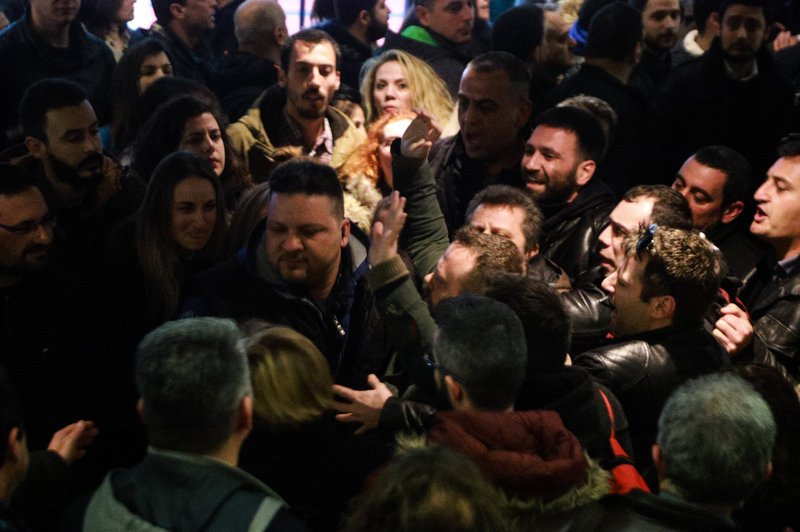 Ενταση με διαμαρτυρία του ΠΑΜΕ στο Συνέδριο της Ομοσπονδίας Ιδιωτικών Υπαλλήλων [εικόνες] | iefimerida.gr 2