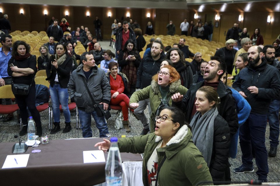 Eπεισόδια στο συνέδριο της Ομοσπονδίας Ιδιωτικών Υπαλλήλων -Καταγγελίες για παρουσία μπράβων  [εικόνες & βίντεο] | iefimerida.gr 2