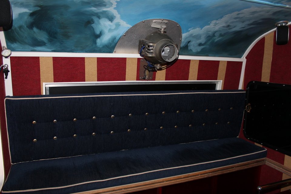 Ο πιο μικρός κινηματογράφος του κόσμου σε... τροχόσπιτο [εικόνες & βίντεο] | iefimerida.gr 1