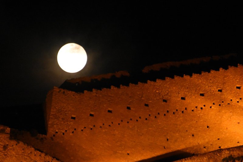 Μαγεία στον ουρανό: Η τελευταία υπερπανσέληνος του έτους συμπίπτει με την εαρινή ισημερία [εικόνες] | iefimerida.gr 2