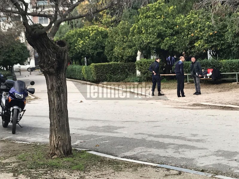 Ανδρας βρέθηκε κρεμασμένος στο Ζάππειο - Δίπλα από καφετέρια | iefimerida.gr 5