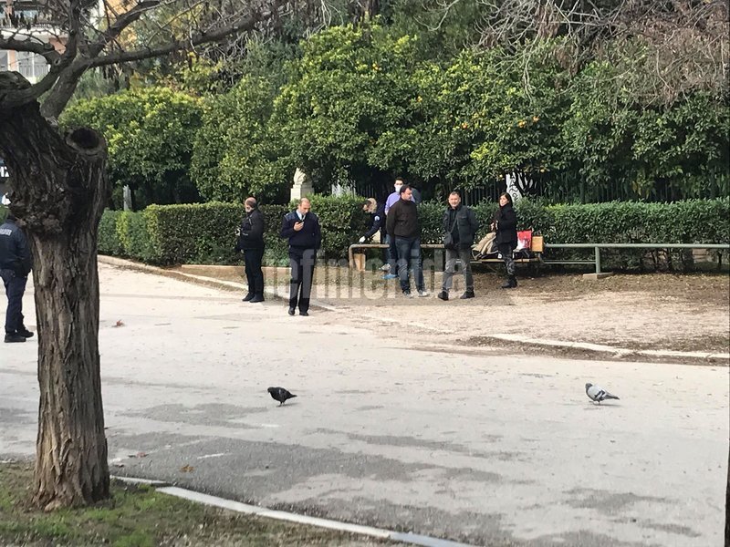 Ανδρας βρέθηκε κρεμασμένος στο Ζάππειο - Δίπλα από καφετέρια | iefimerida.gr 8