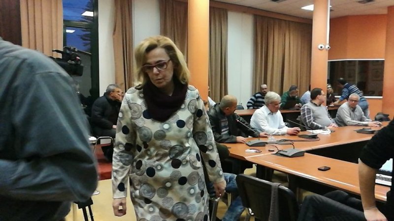 Xίος: Ενταση στο δημοτικό συμβούλιο -Αποχώρησαν όταν άρχισαν να μιλούν μέλη της ΧΑ [εικόνες & βίντεο] | iefimerida.gr 1