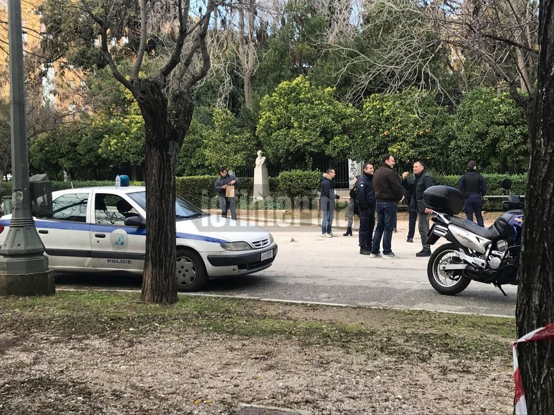 Ανδρας βρέθηκε κρεμασμένος στο Ζάππειο - Δίπλα από καφετέρια | iefimerida.gr 1