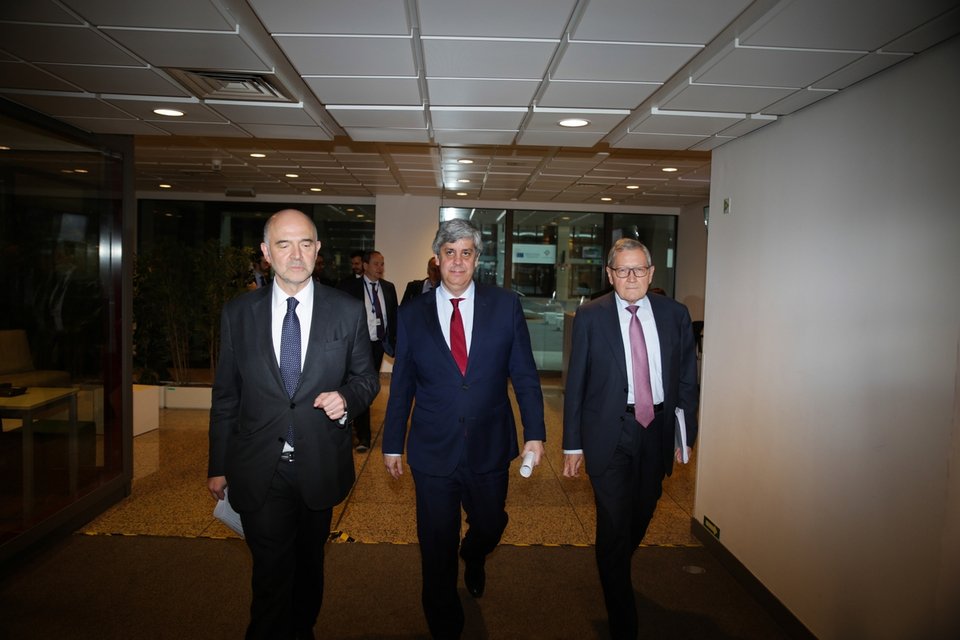 Eurogroup: Ιoύνιο οι αποφάσεις για χρέος -Ταφόπλακα Μοσκοβισί σε επαναδιαπραγμάτευση περικοπών συντάξεων | iefimerida.gr 0