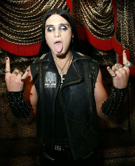 Αυτός είναι ο τρομακτικός χεβιμεταλάς γιος του Νίκολας Κέιτζ [εικόνες] | iefimerida.gr 0