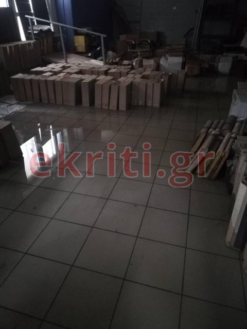Κρήτη: Πλημμύρισε το κτίριο με τα Αρχεία του Κράτους -Καταστράφηκε υλικό [εικόνες] | iefimerida.gr 0