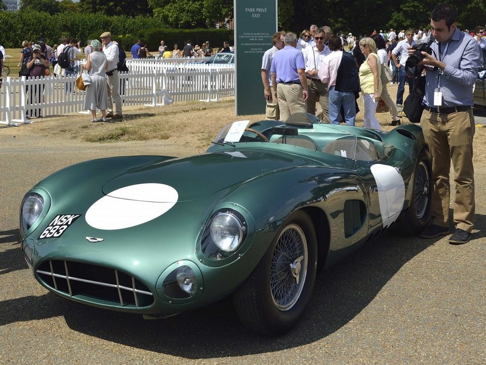 Η απόλυτη αίγλη - 550 Aston Martin σε έναν κήπο γιορτάζουν τα 100 χρόνια της εταιρείας [εικόνες] | iefimerida.gr 3