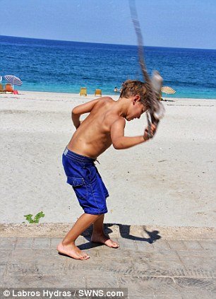 Το σπάνιο εξάποδο χταπόδι που έγινε μεζές από Ελληνοαμερικάνο ομογενή στο Πήλιο [εικόνες] | iefimerida.gr 2