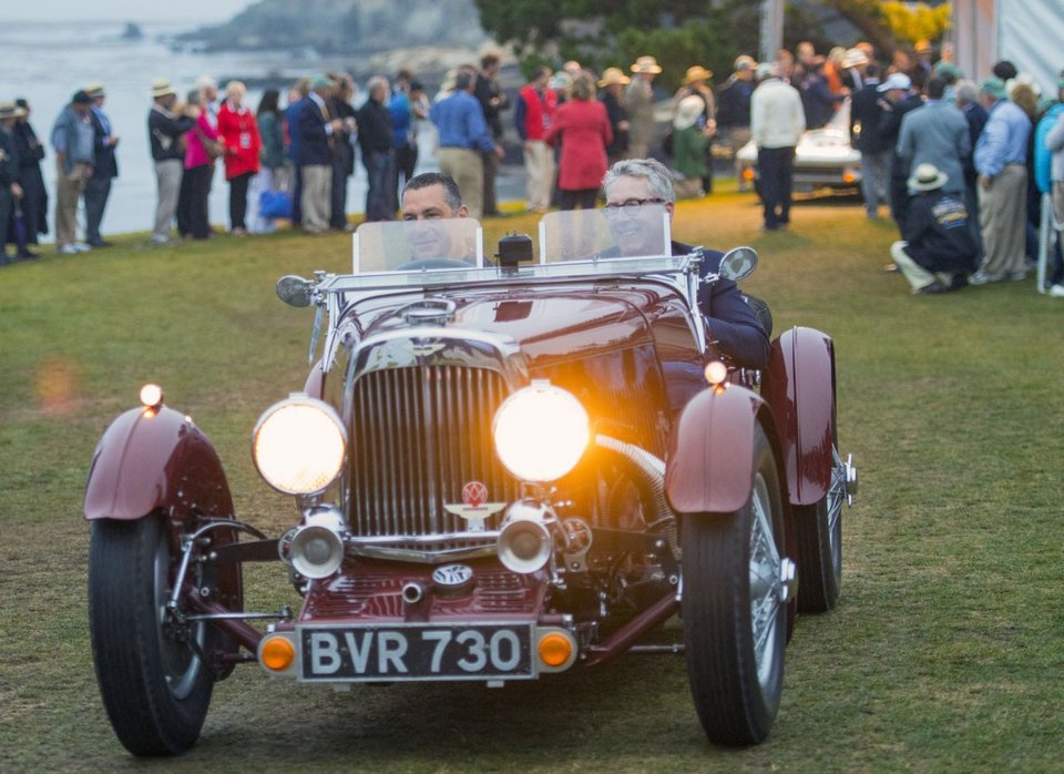 Αυτοκίνητα έργα τέχνης σε έναν ιδιότυπο αγώνα δρόμου [εικόνες] | iefimerida.gr 3