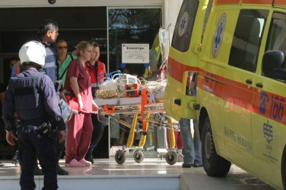 Καρέ καρέ η μεταφορά του 11χρονου από την Κρήτη -Συγκλονισμένη η μητέρα του [εικόνες] | iefimerida.gr 2