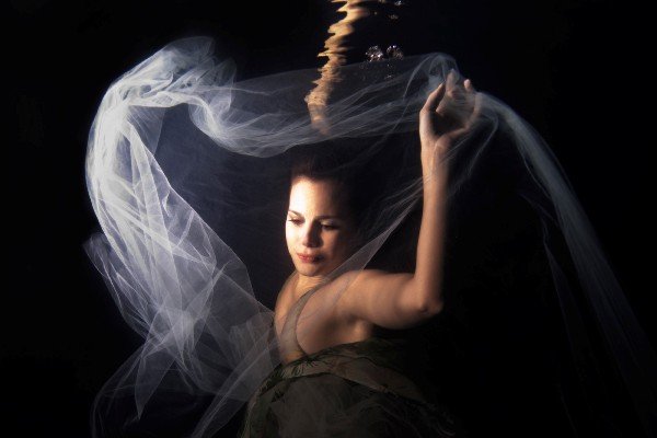 Νίκησαν τον καρκίνο και πλέουν σε πελάγη ευτυχίας: Μία εντυπωσιακή υποβρύχια φωτογράφηση [εικόνες] | iefimerida.gr 3