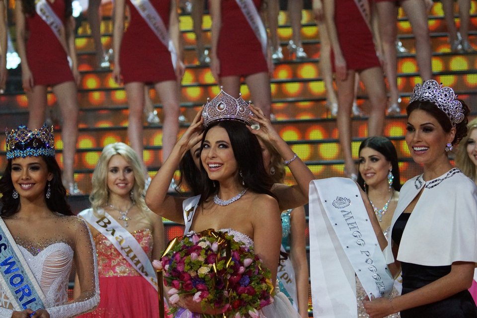 Η μηχανικός που έγινε η βασίλισσα ομορφιάς -Η Ρωσίδα καλλονή που κέρδισε το στέμμα των καλλιστείων [εικόνες] | iefimerida.gr 2