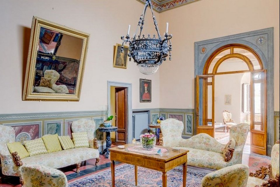 Το κάστρο με χλιδή άλλης εποχής στα αμπέλια της Τοσκάνης που πωλείται αντί 26 εκατ. ευρώ [εικόνες] | iefimerida.gr 1