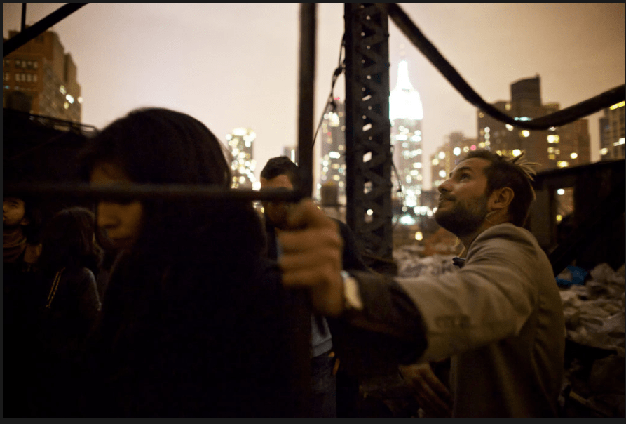 Στα άδυτα του πιο περίεργου, παράνομου, πριβέ μπαρ, μέσα σε δεξαμενή νερού [εικόνες] | iefimerida.gr 3