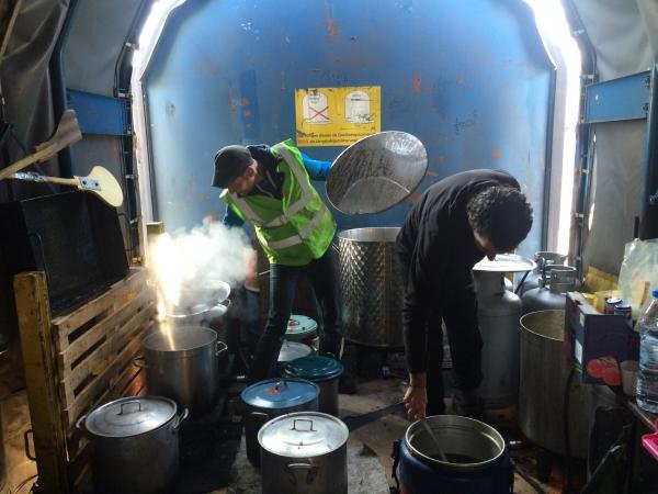 Ειδομένη: Μια κουζίνα χωρίς σύνορα για τους μετανάστες και τους πρόσφυγες [εικόνες] | iefimerida.gr 3