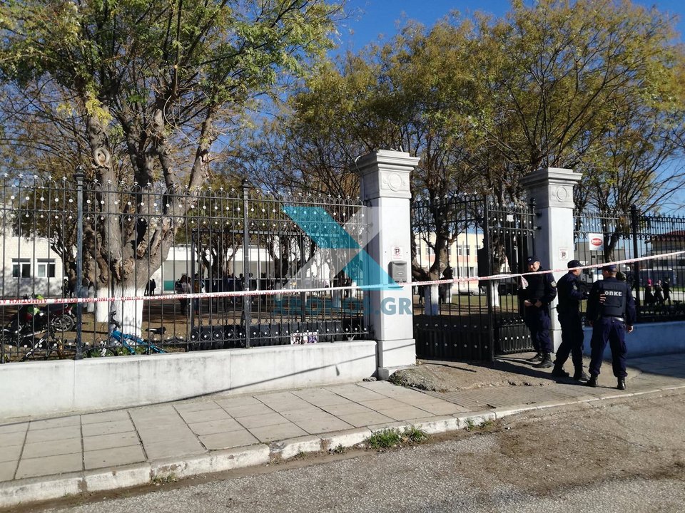 Τα σκληρά μέτρα ασφαλείας γύρω από το μειονοτικό σχολείο στην Κομοτηνή και η επίσκεψη Ερντογάν [εικόνες] | iefimerida.gr 0