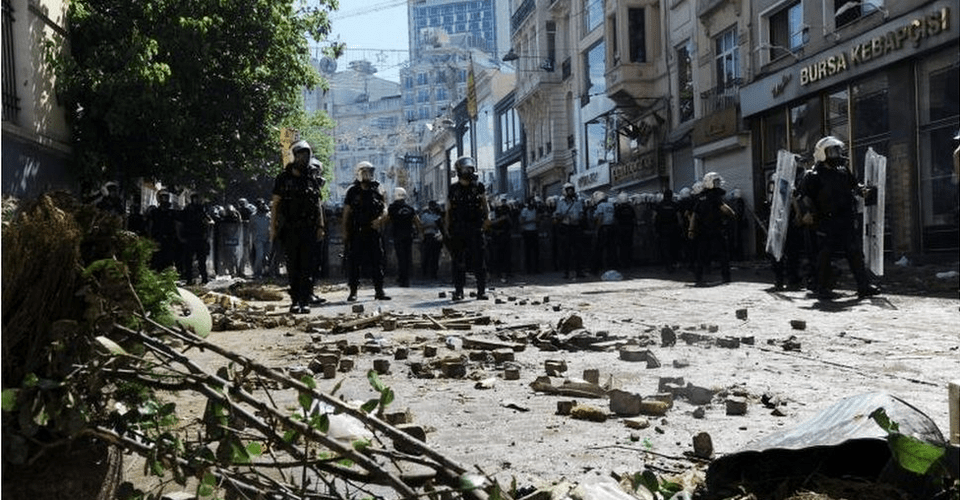 Λαϊκή εξέγερση στην Τουρκία - Κλονίζεται το μοντέλο Ερντογάν | iefimerida.gr 6