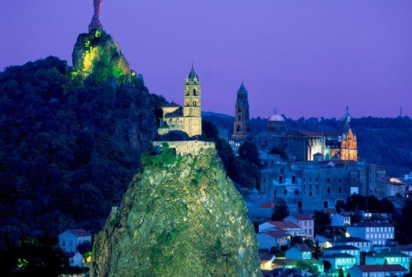 Ναοί πέρα από κάθε φαντασία: Αυτές είναι οι πιο εντυπωσιακές εκκλησίες του κόσμου [εικόνες] | iefimerida.gr 1