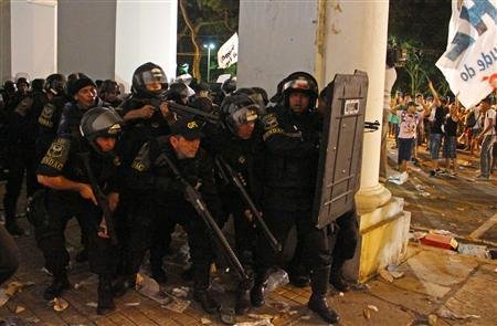 1.000.000 διαδηλωτές κατακλύζουν τους δρόμους στη Βραζιλία - Εκτακτο υπουργικό συμβούλιο καλεί η Ρούσεφ [εικόνες] | iefimerida.gr 1