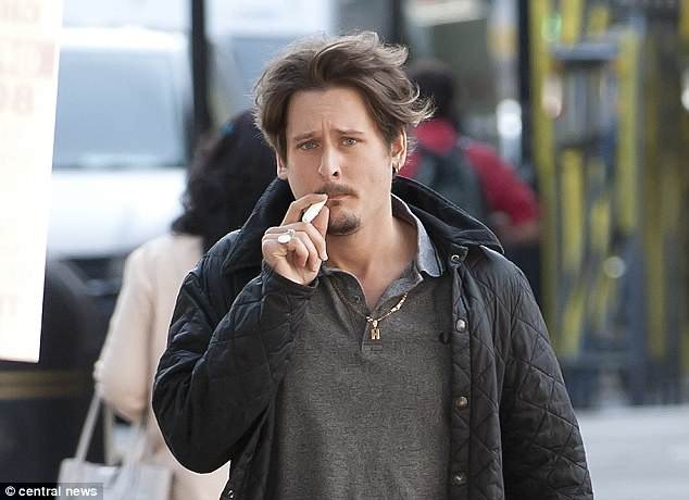 Βρετανός ηθοποιός δολοφόνησε ηλικιωμένη Ελληνοκύπρια [εικόνες] | iefimerida.gr 0