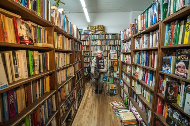 Πορτέτα μικροκαταστηματαρχών από ολόκληρο τον κόσμο: Αντιστέκονται στην επέλαση των Mall [εικόνες]  | iefimerida.gr 11