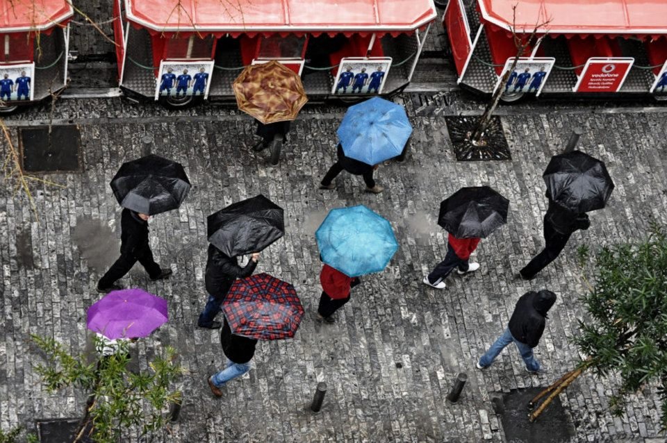«Ανθρωποι στην πόλη»: Οι Αθηναίοι φωτογραφίζονται στην πραγματική τους ζωή και σοκάρουν [εικόνες] | iefimerida.gr 3