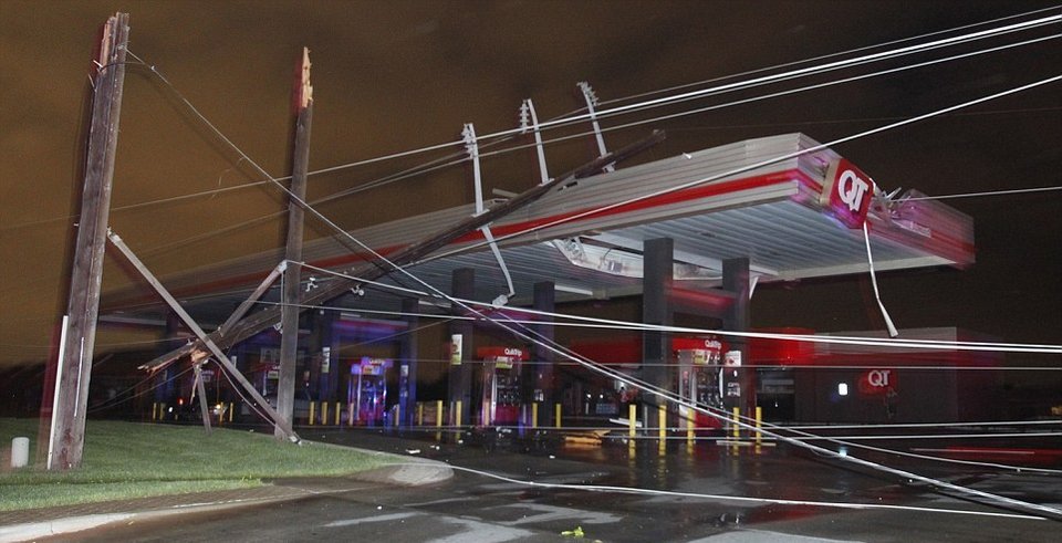 Φονικοί τυφώνες ξεκληρίζουν οικογένειες και στήνουν σκηνικό Αποκάλυψης! [εικόνες] | iefimerida.gr 7