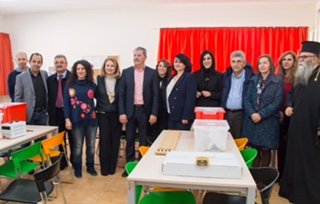 Χορηγία ΕΛΠΕ για τη δημιουργία Πρότυπου Εργαστηρίου Φυσικών Επιστημών στο 4ο Γυμνάσιο Εχεδώρου του Δήμου Δέλτα | iefimerida.gr 1