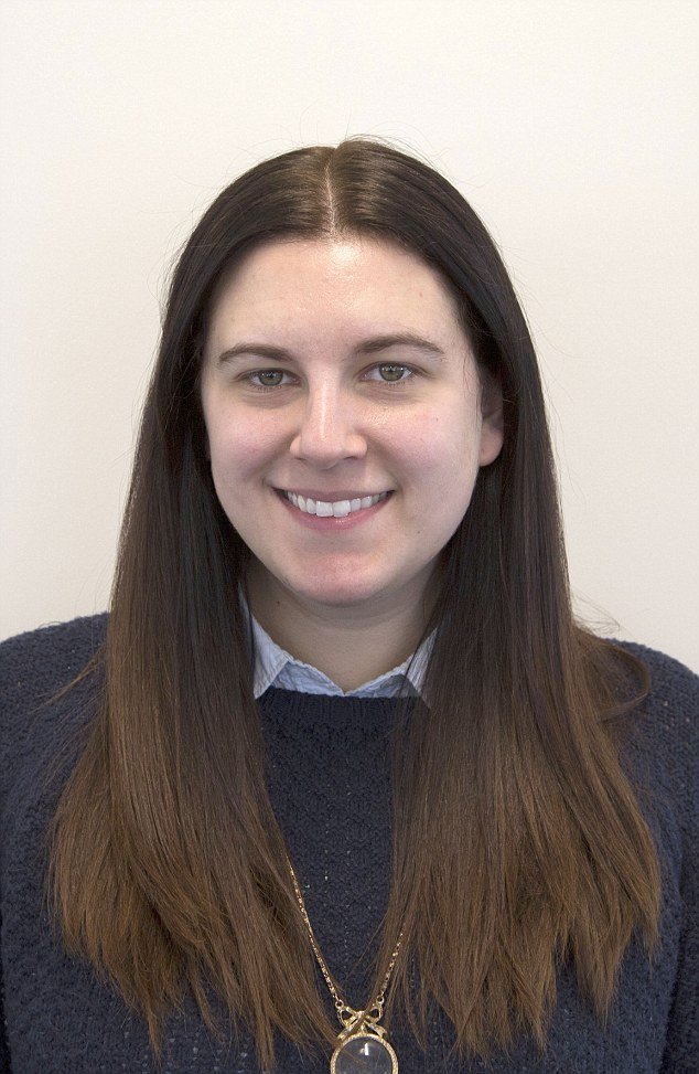 Καρέ-καρέ πώς γίνεται το πρόσωπο μιας γυναίκας αν δεν το πλύνει καθόλου επί ένα μήνα [εικόνες] | iefimerida.gr 3