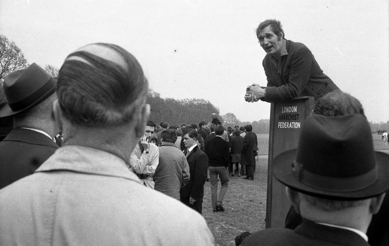 Στο Speaker’s Corner, οι ρήτορες, μπορούν να σου αναλύσουν τα πάντα
