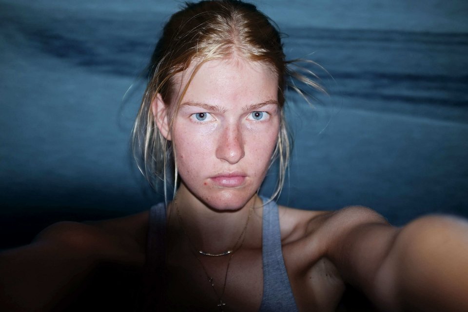 Tι πραγματικά βρίσκεται πίσω από τη λάμψη των μοντέλων στα Fashion Weeks -Ακολουθώντας τη Λουίζ [εικόνες] | iefimerida.gr 4