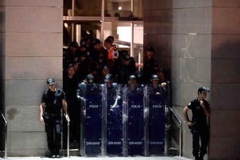 Νέες συλλήψεις υψηλόβαθμων αστυνομικών για κατασκοπεία κατά του Ερντογάν -Ο συνολικός αριθμός ξεπερνά τους 100 [εικόνες] | iefimerida.gr 4