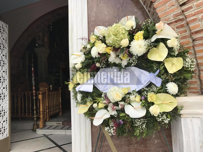 Πλήθος κόσμου στο τελευταίο αντίο στον Θέμο Αναστασιάδη [εικόνες & βίντεο] | iefimerida.gr 31